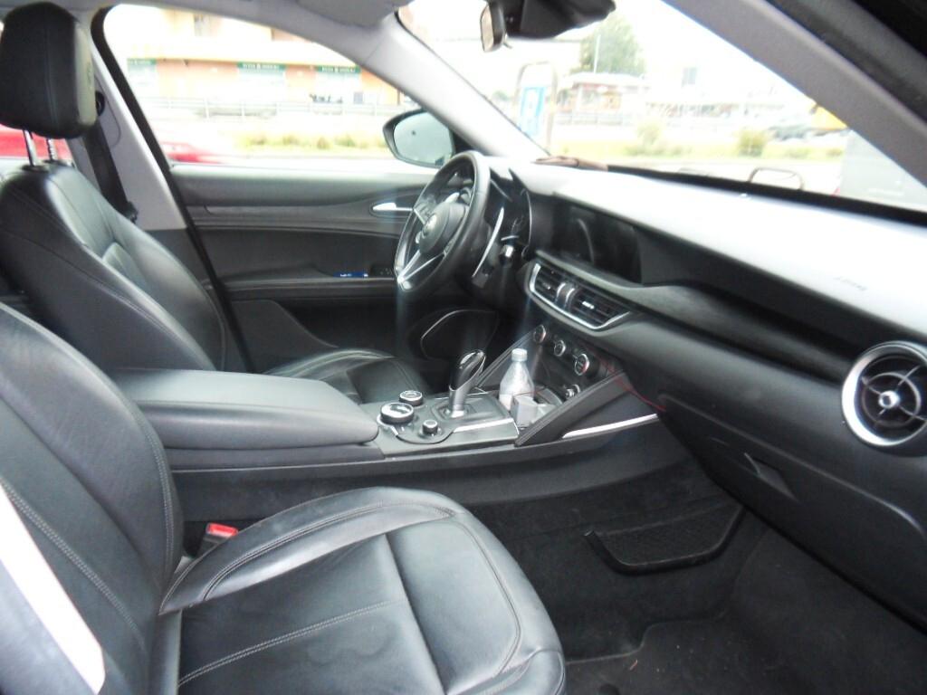Alfa Romeo Stelvio 2.2 Turbodiesel 210 CV AT8 Q4 Executive