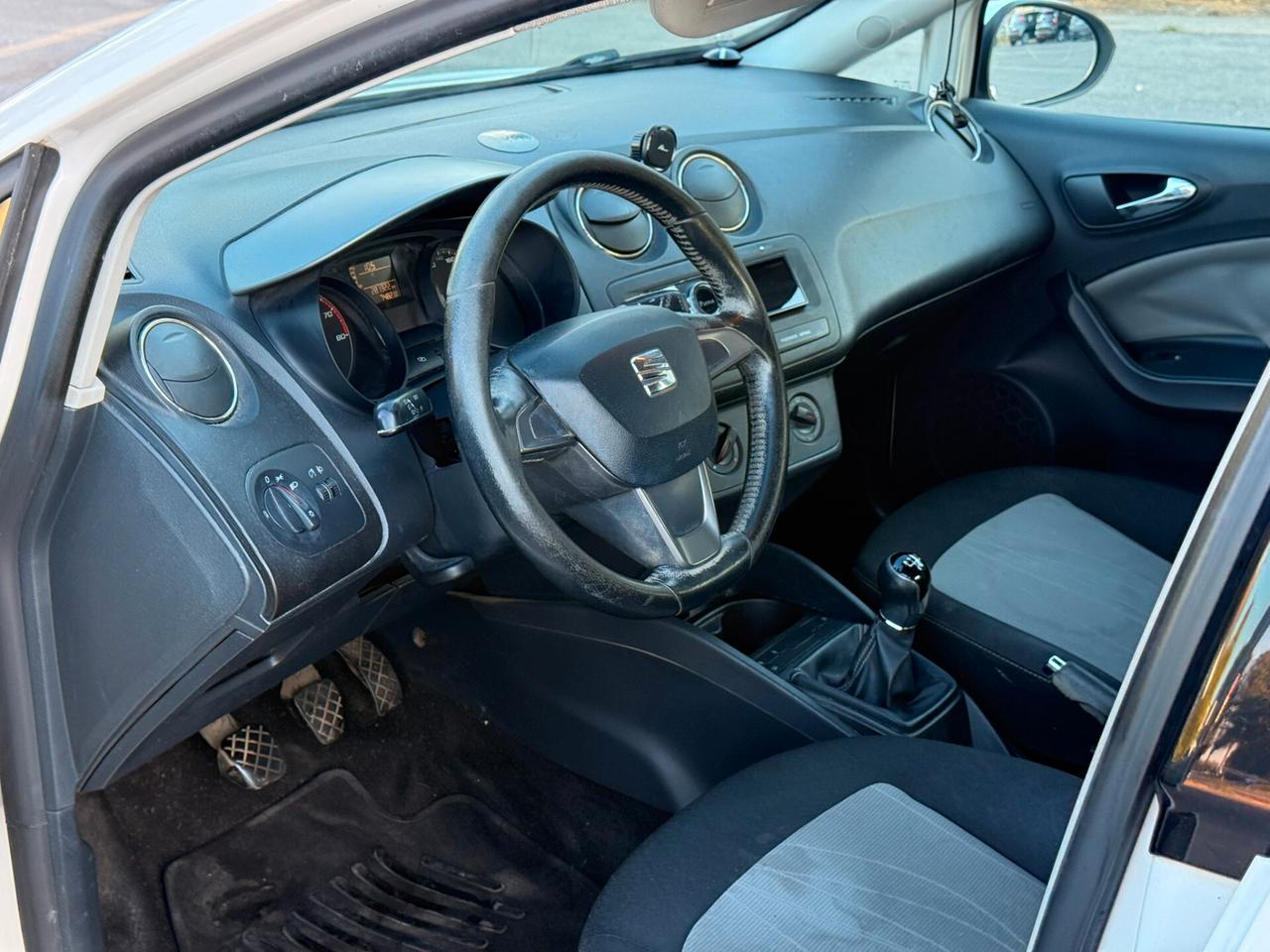 SEAT IBIZA 1.2 BENZINA 70 CV – ANNO 2015 – NEOPATENTATI
