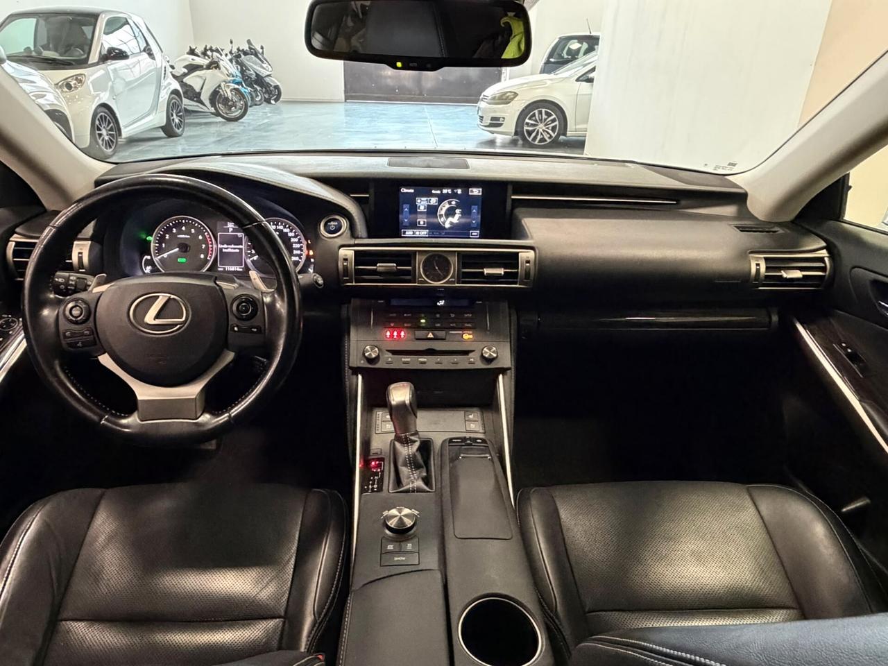 Lexus IS Hybrid FSport
