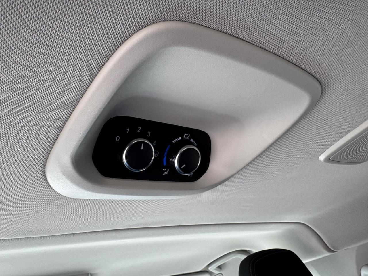 Ford Tourneo Custom Tit 2.0EcoBlue-Hybrid 130CV 8p.