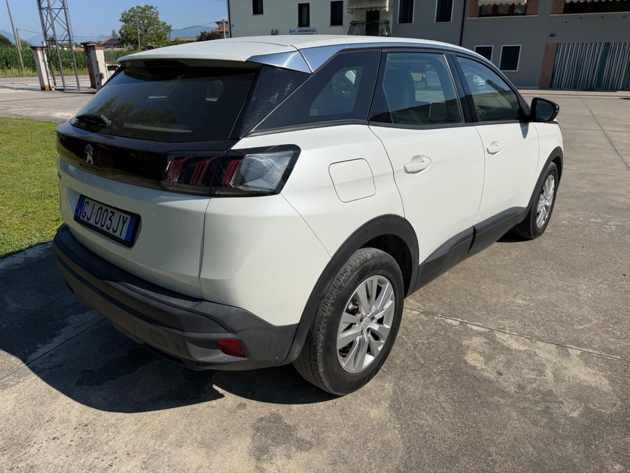 Peugeot 3008 BlueHDi 130 S&S EAT8 Active Pack