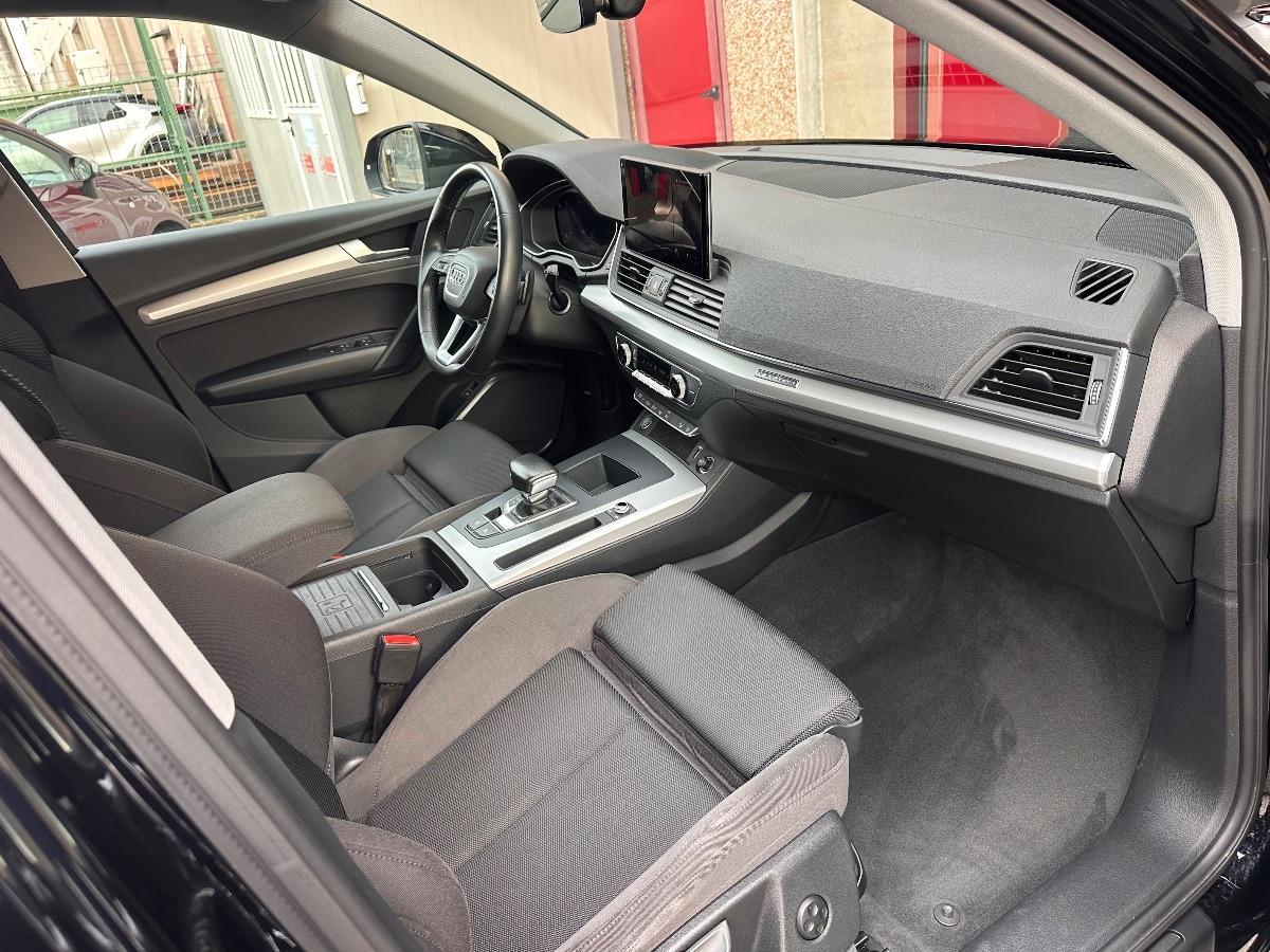 AUDI - Q5 - 40 TDI quattro S tronic Business