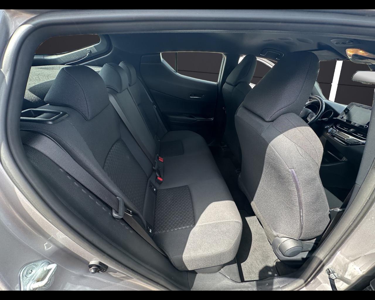 TOYOTA C-HR (2016-2023) - C-HR 1.8 Hybrid E-CVT Trend