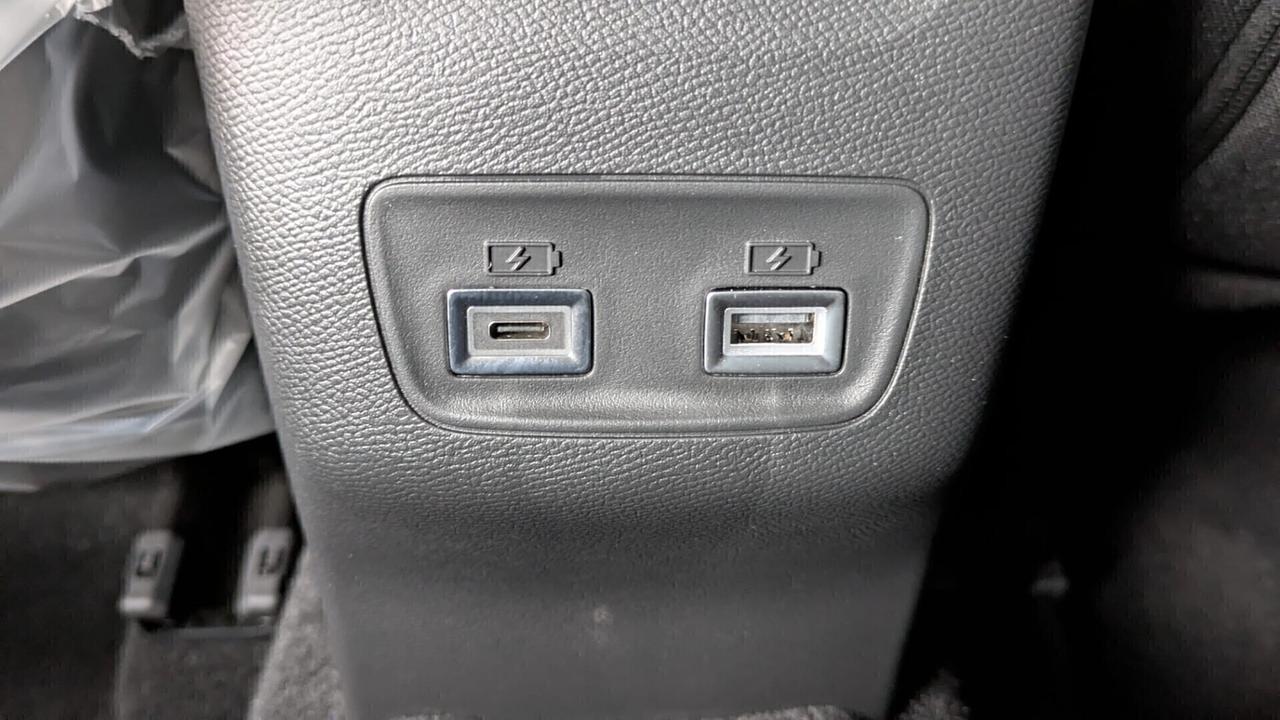 Peugeot 208 BUSINESS NUOVO MOTORE 100 TURBO A CATENA NO CINGHIA !!