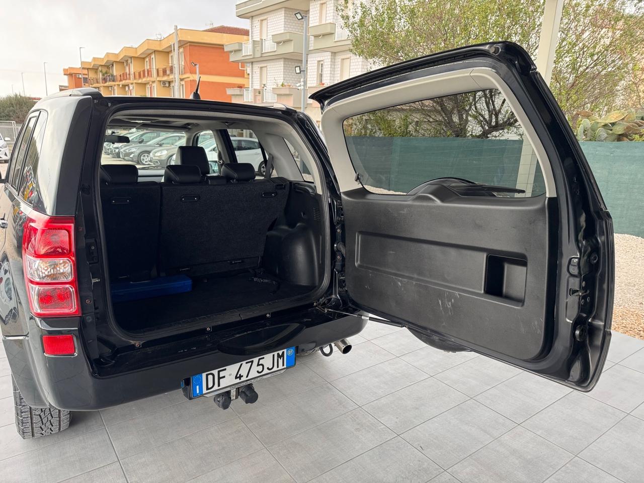 Suzuki Grand Vitara 1.9 DDiS GANCIO TRAINO TETTO APRILE