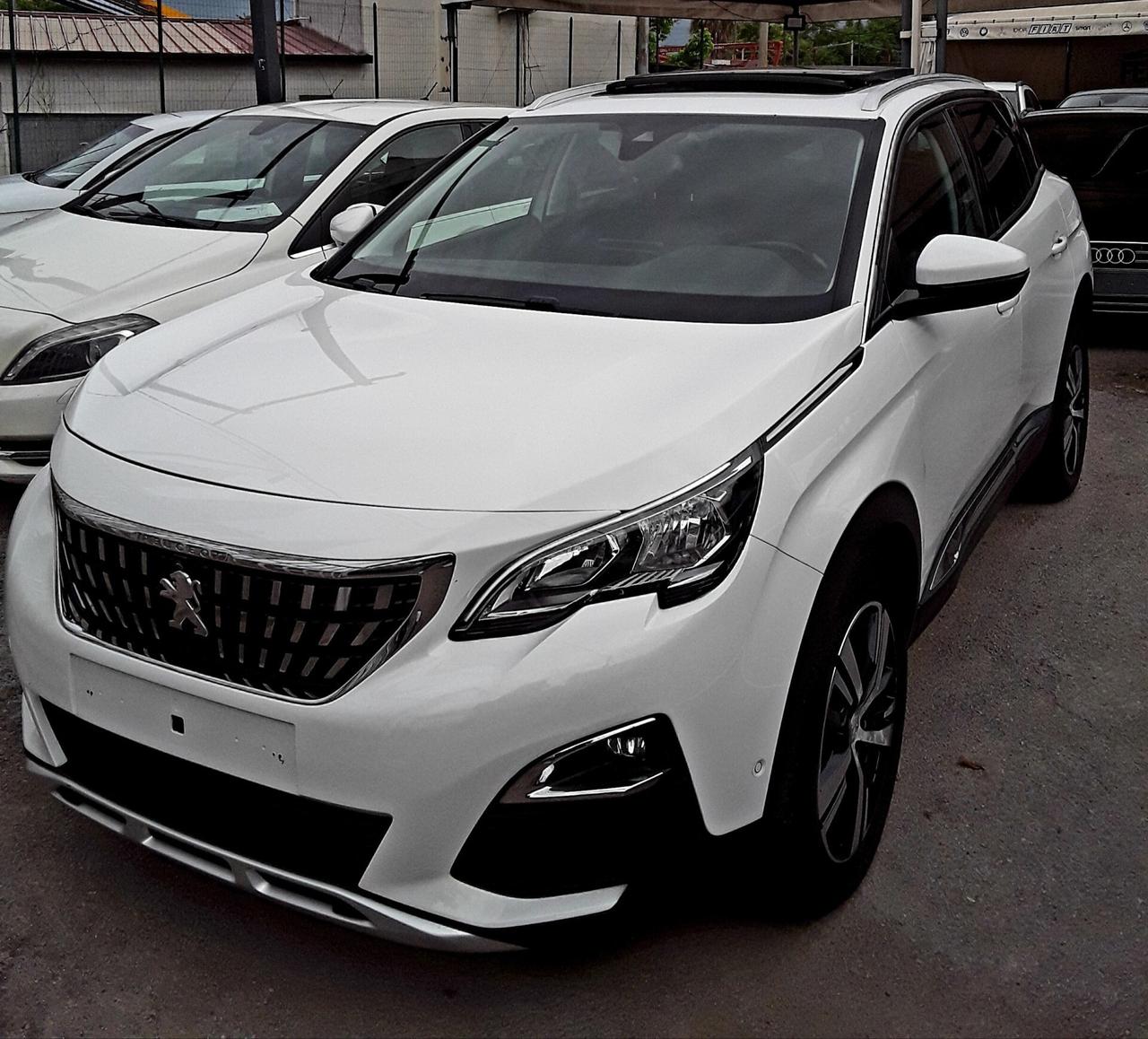 PEUGEOT 3008 1,5 HDI ALLURE TETTO PANORAMICO