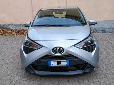 Toyota Aygo Connect 1.0 VVT-i 72 CV 5 porte x-play MMT