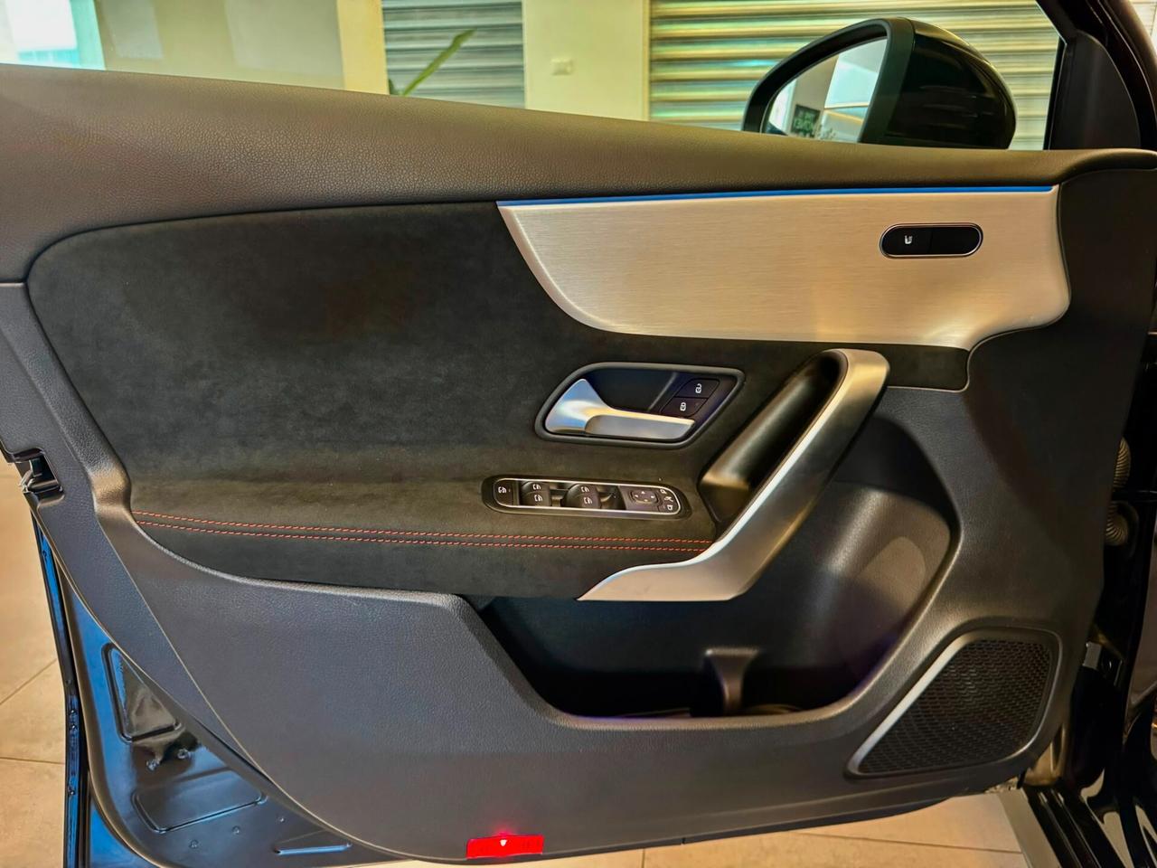 MERCEDES-BENZ A180 AUTOMATIC AMG LINE PREMIUM FULL