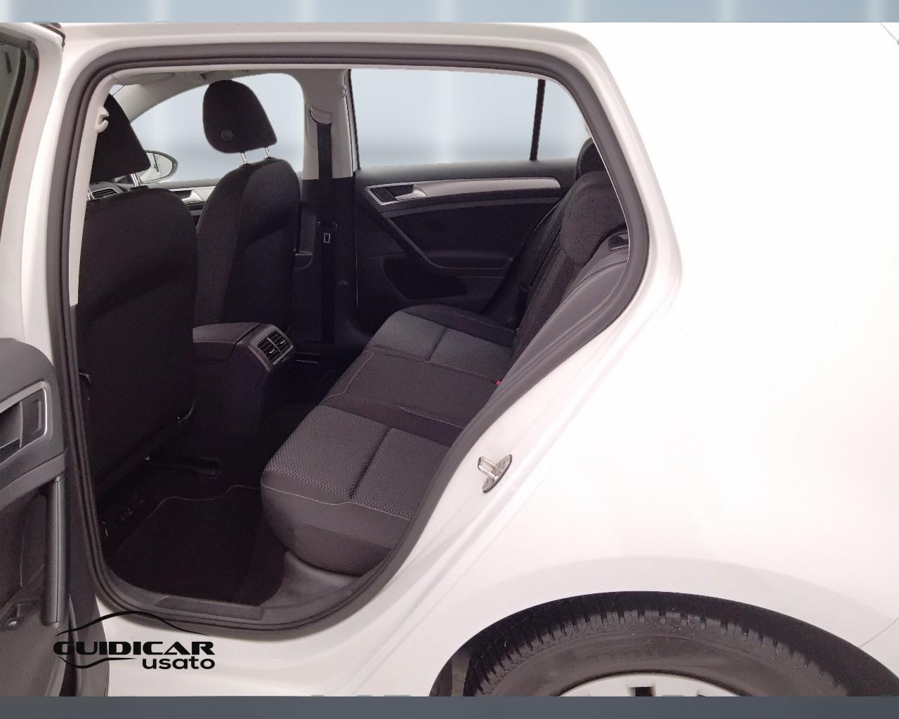 VOLKSWAGEN Golf VII 2017 5p - Golf 5p 1.0 tsi Trendline 85cv