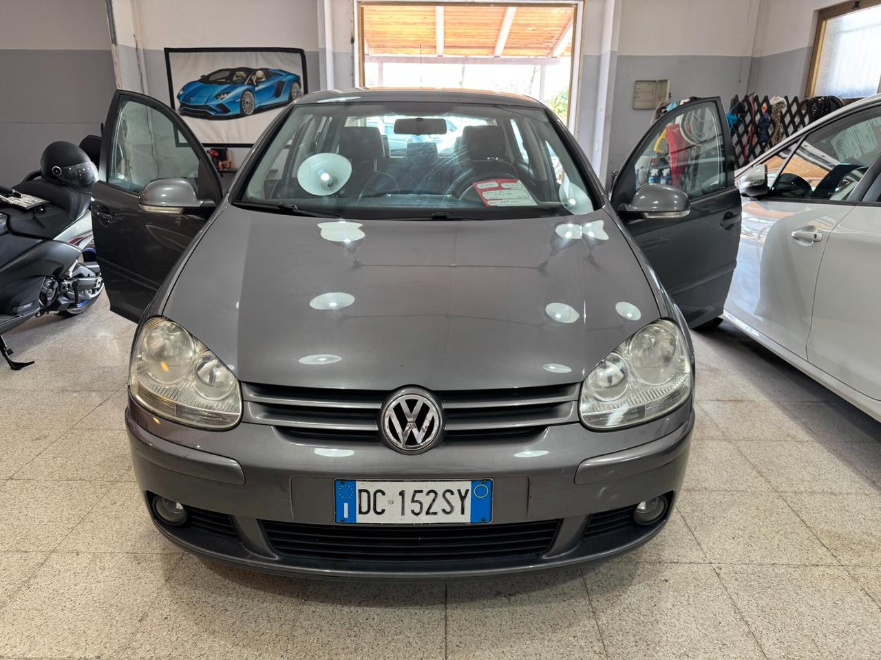 Volkswagen Golf 1.6 16V FSI 5p. Comfortline