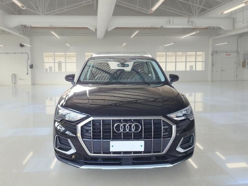 AUDI Q3 35 TDI quattro S tronic Business Advance