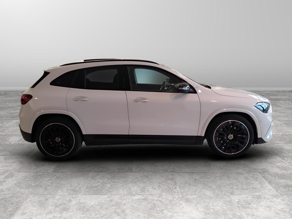 Mercedes-Benz GLA-H247 2023 - GLA 200 d AMG Line Premium auto