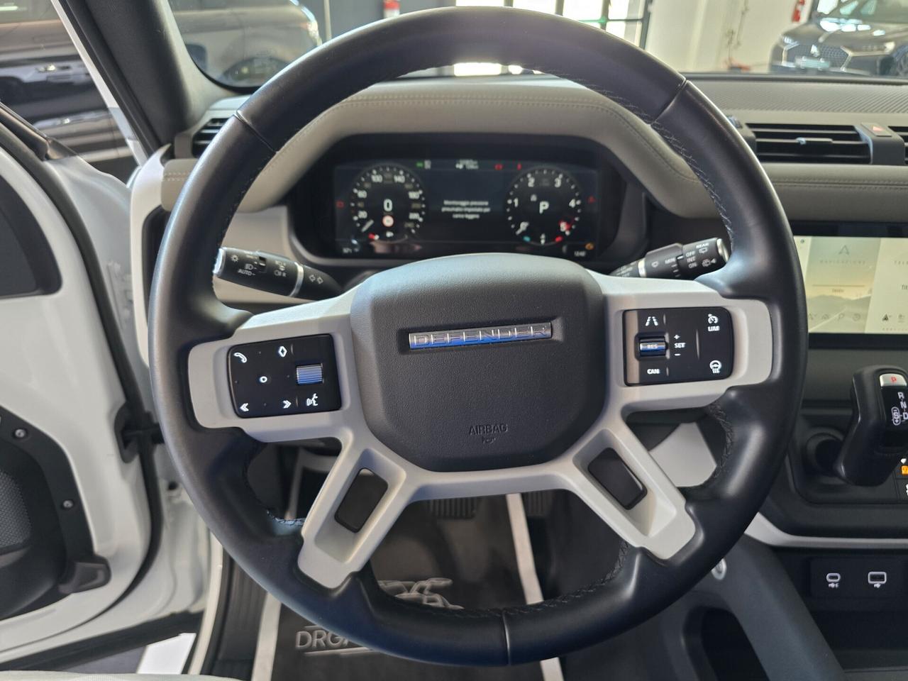 Land Rover Defender 110 3.0D I6 200 CV AWD Auto SE