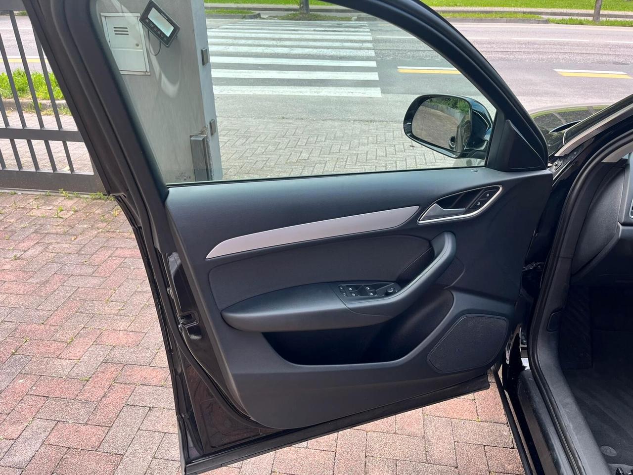 Audi Q3 2.0 TDI 120 CV S tronic S line Edition