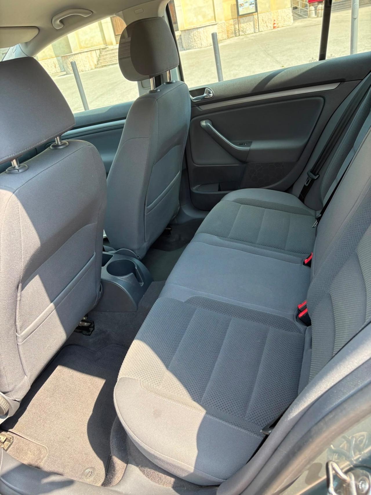 Volkswagen Golf 1.6 16V FSI