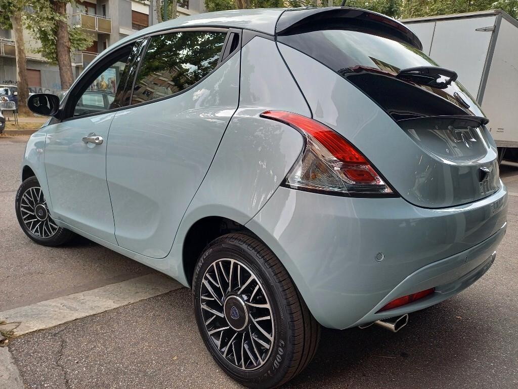 Lancia Ypsilon 1.0 FireFly 5 porte S&S Hybrid Ecochic Gold