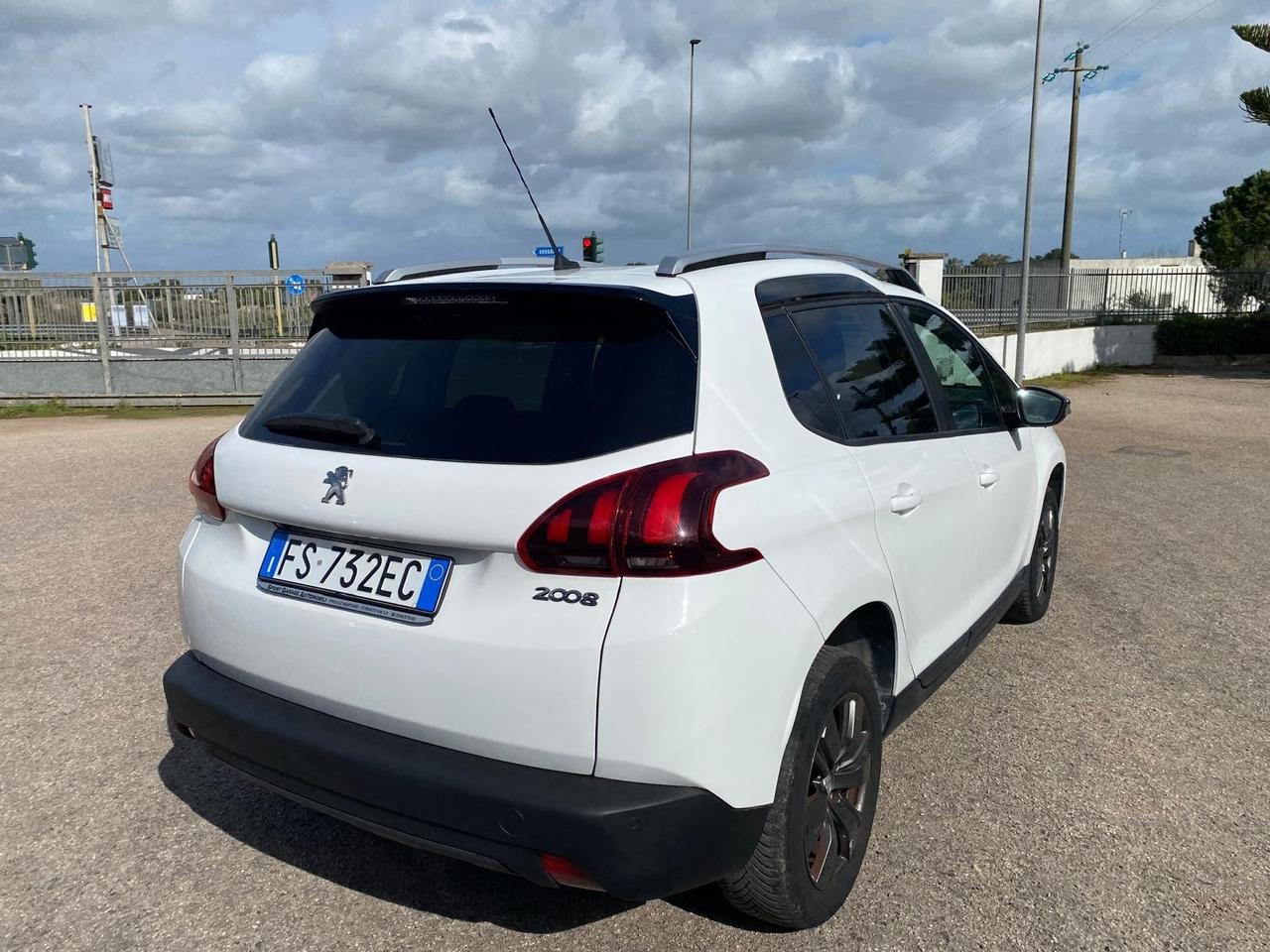 Peugeot 2008 BlueHDi 100 S&S Style