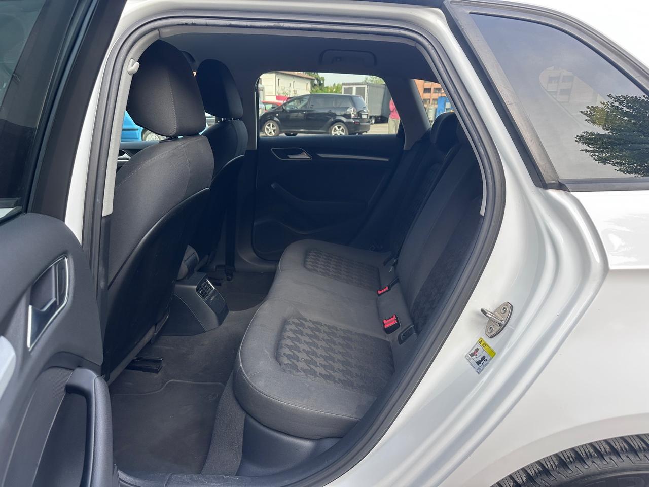 Audi A3 SPB 1.6 TDI clean diesel Ambition