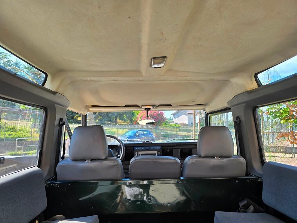 Land Rover Defender 90 TD5 RESTAURATA!