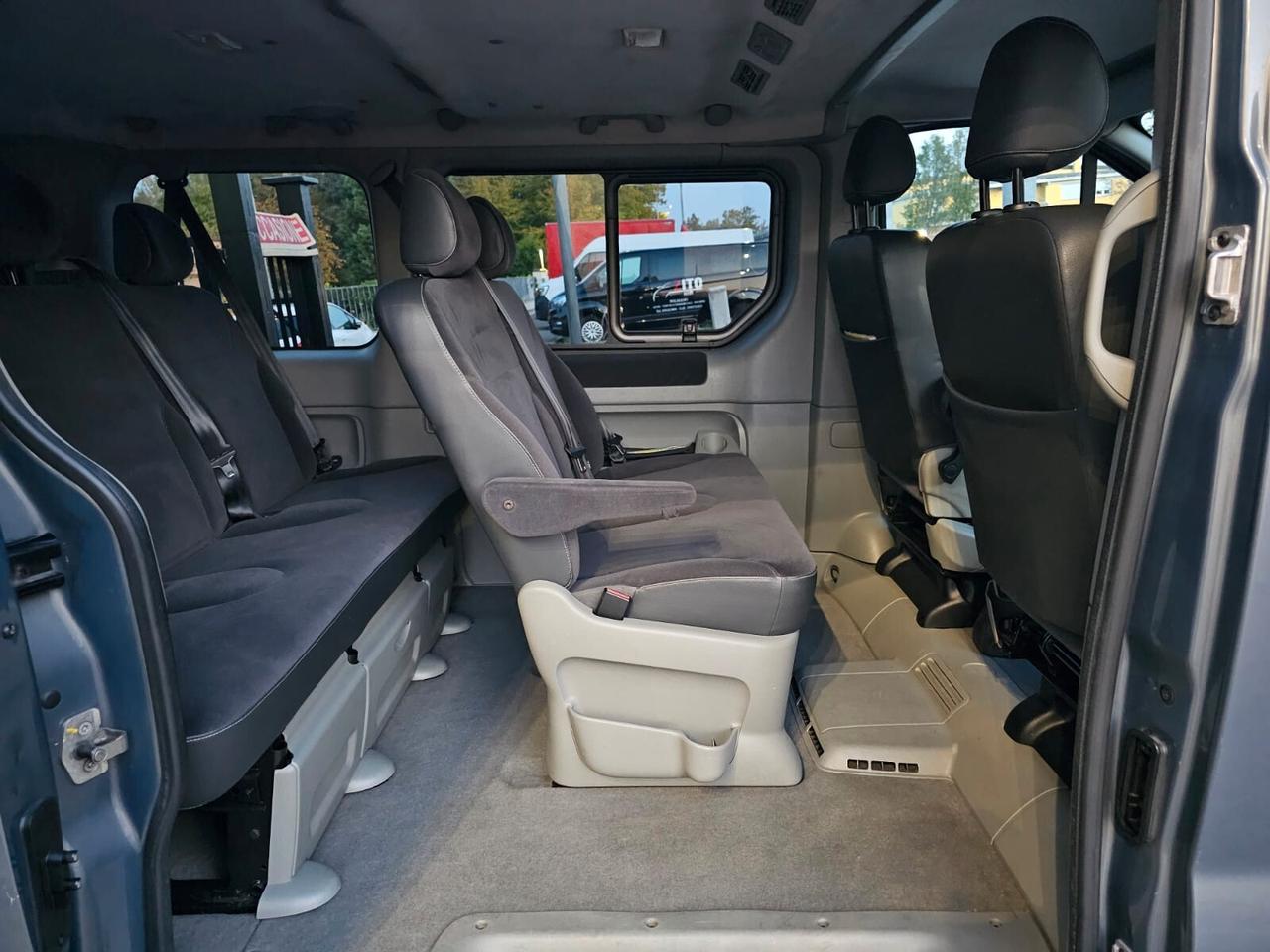 Renault Trafic 2.5 dCi 145cv Passenger Black Edition*7Posti*