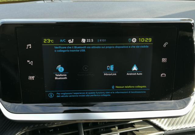 PEUGEOT 2008 motore elettrico 136 CV Allure Pack