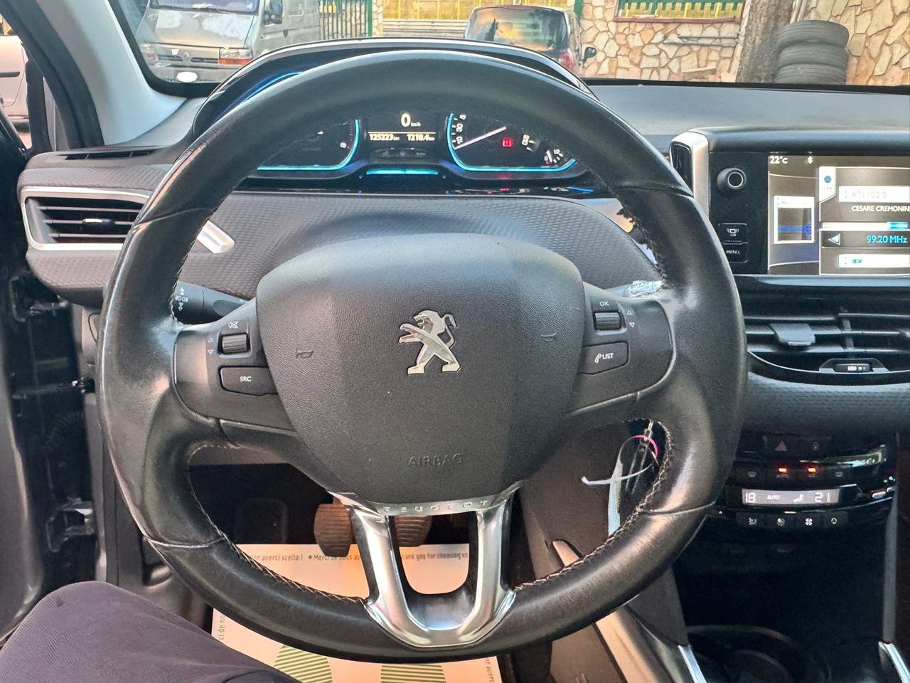 Peugeot 2008 1.6 e-HDi 115 CV Stop&Start Féline