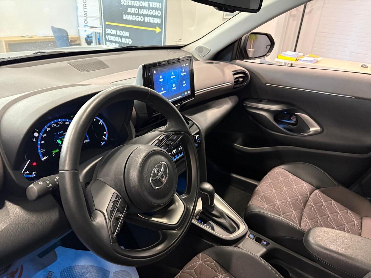 Toyota Yaris Cross 1.5h Lounge fwd 116cv e-cvt