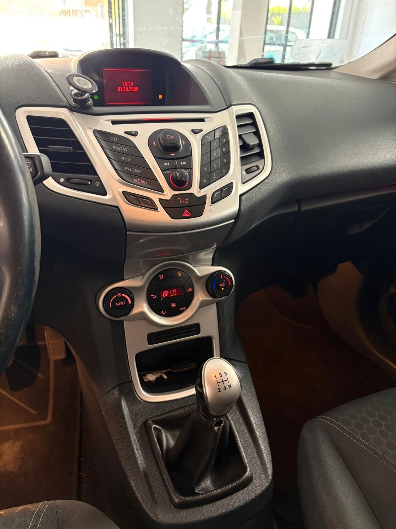 Ford Fiesta 1.4 5 porte Bz.- GPL Titanium