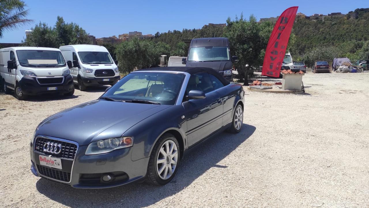 Audi A4 S-LINE Cabriolet 2.0 TDI 140CV