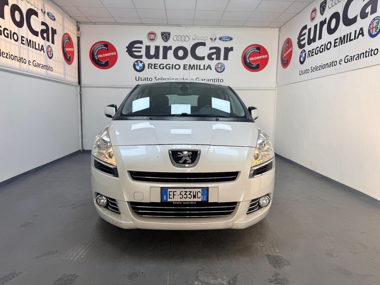 Peugeot 5008 1.6 HDi 112CV cambio robotizzato Féline 05/2011 Euro 5 Neopatentati