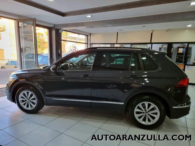 VOLKSWAGEN Tiguan NEW 2.0 TDI 150CV SCR DSG Life Navi - Fari a Led