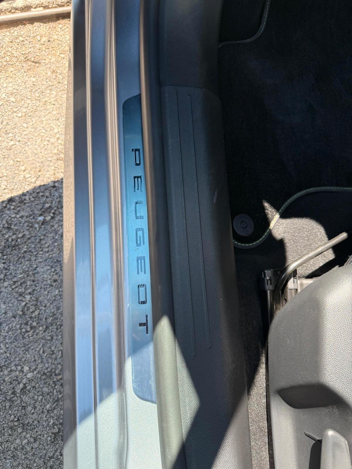 Peugeot 208 Hybrid 145 e-DCS6 GT Exclusive