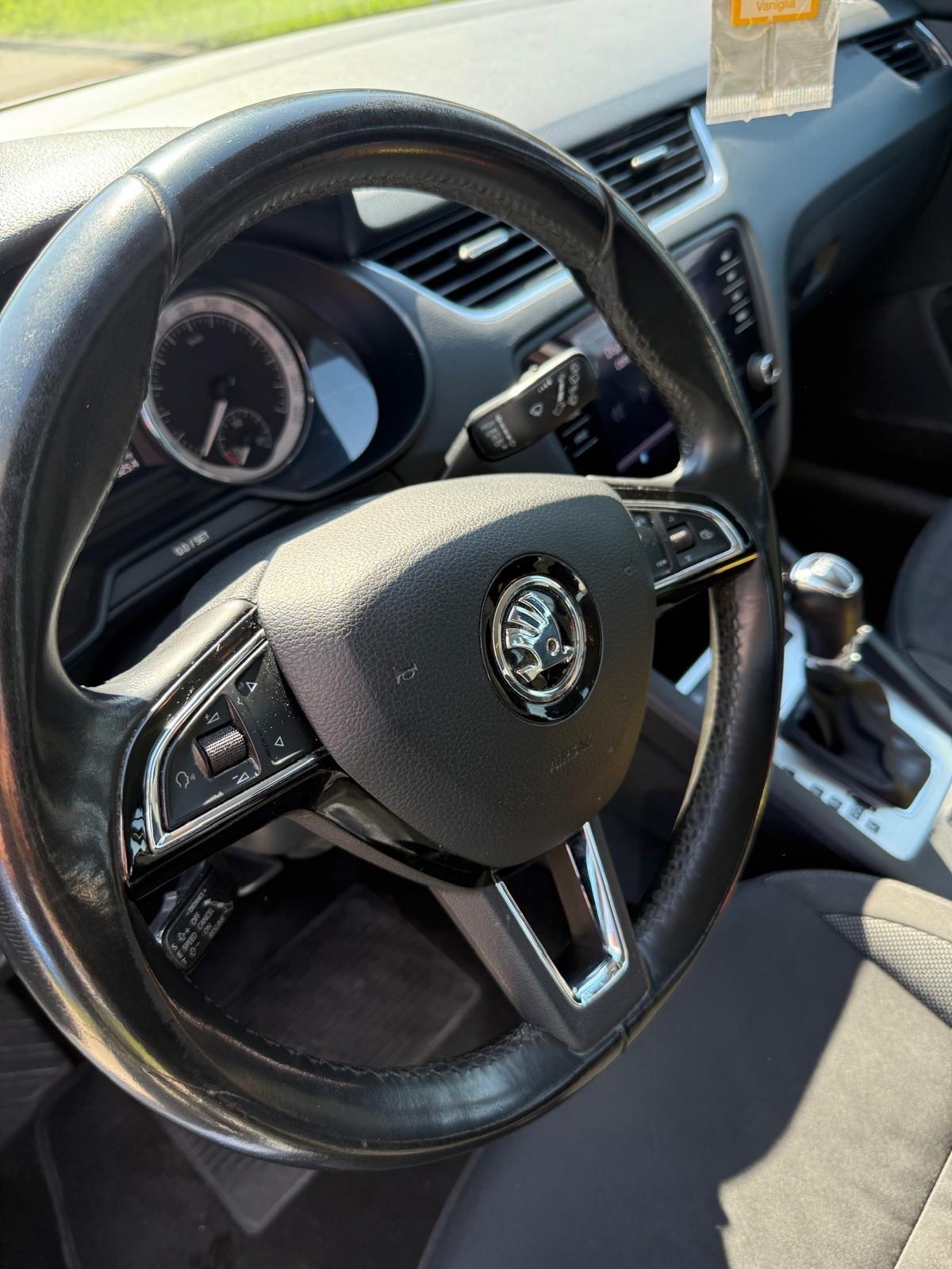 Skoda Octavia 1.6 TDI SCR 115 CV DSG Wagon Style