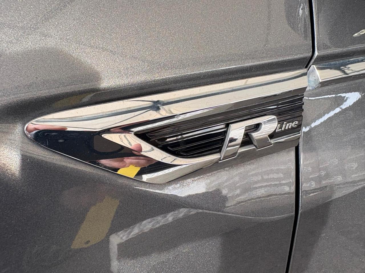 Volkswagen Tiguan - 1.6 TDI - R-LINE