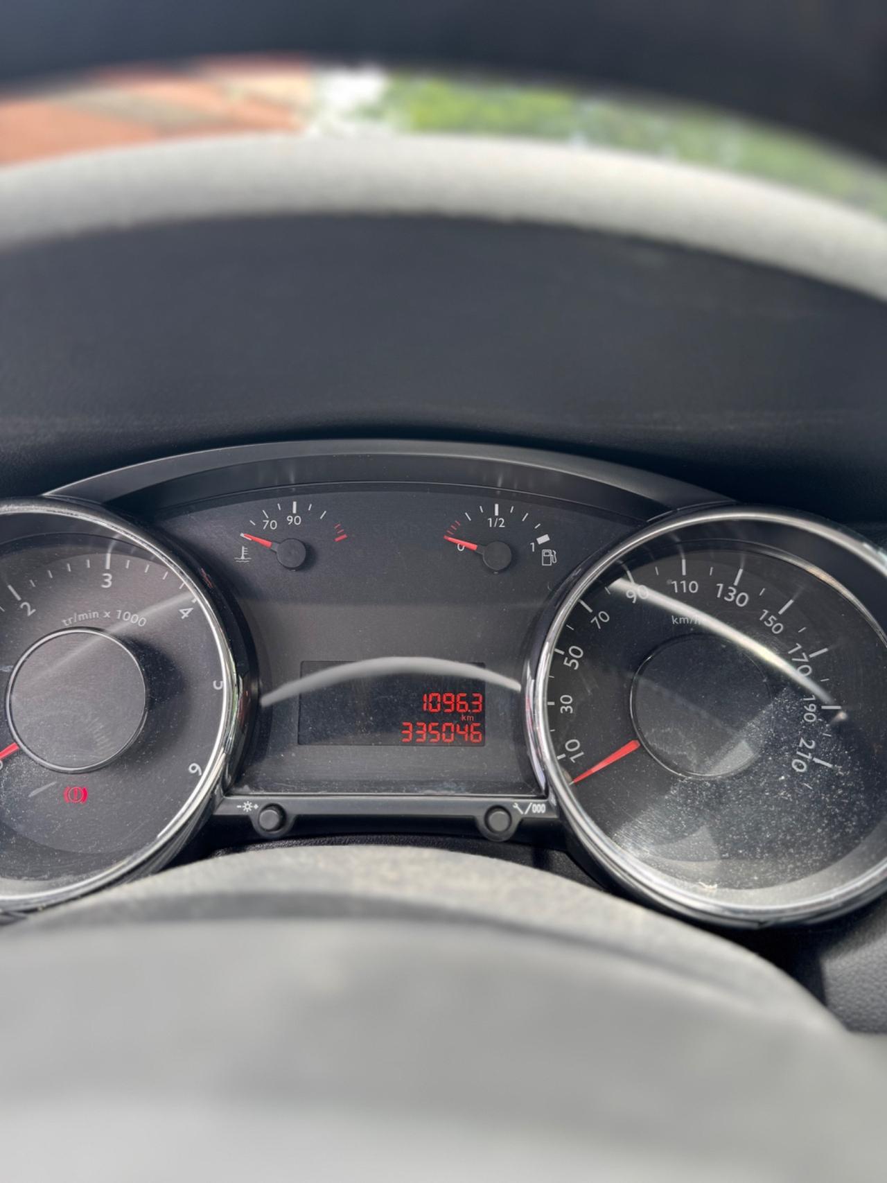 Peugeot 5008 1.6 HDi 112CV Féline