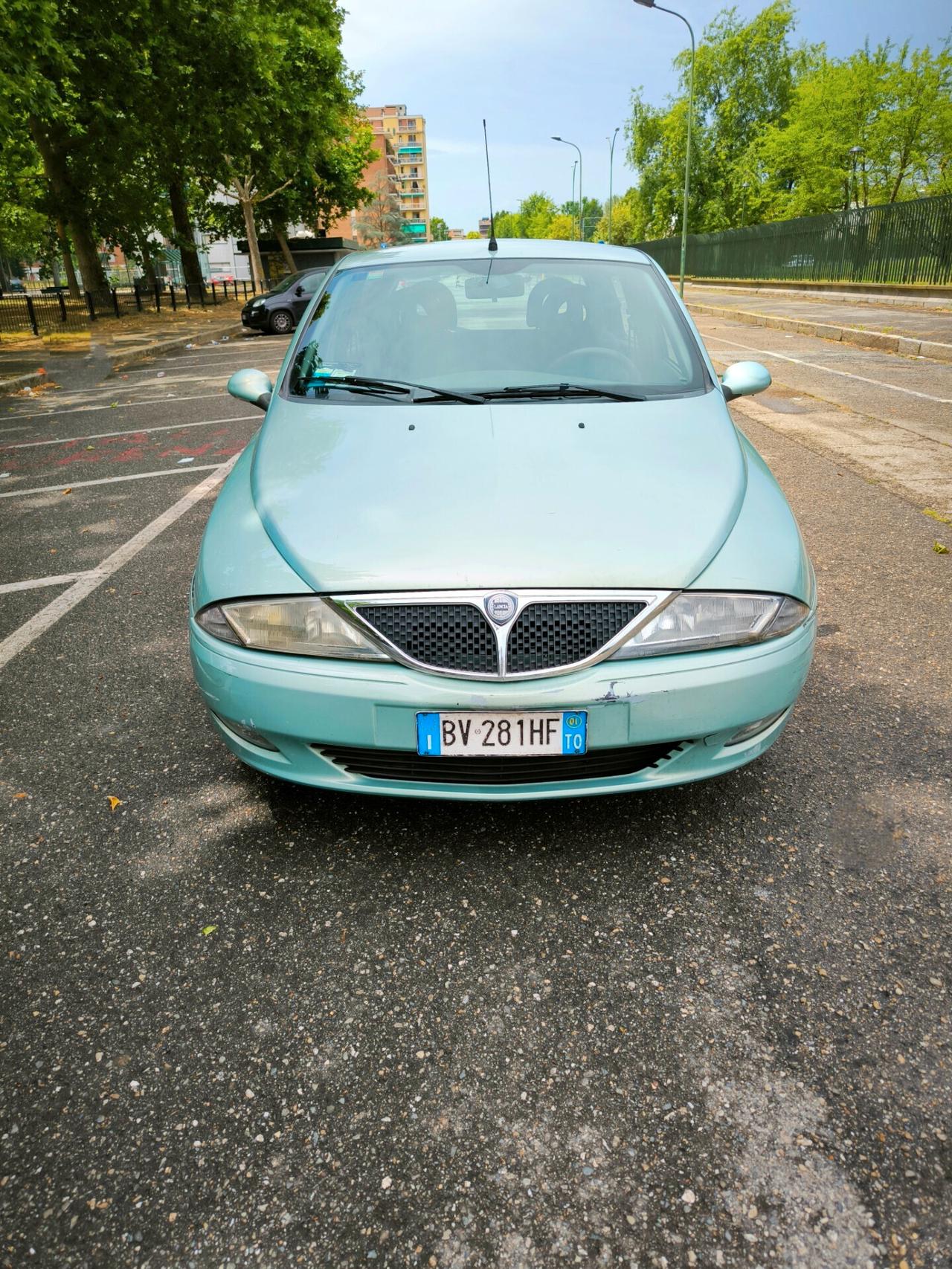Lancia Y 1.2i 16V cat LX
