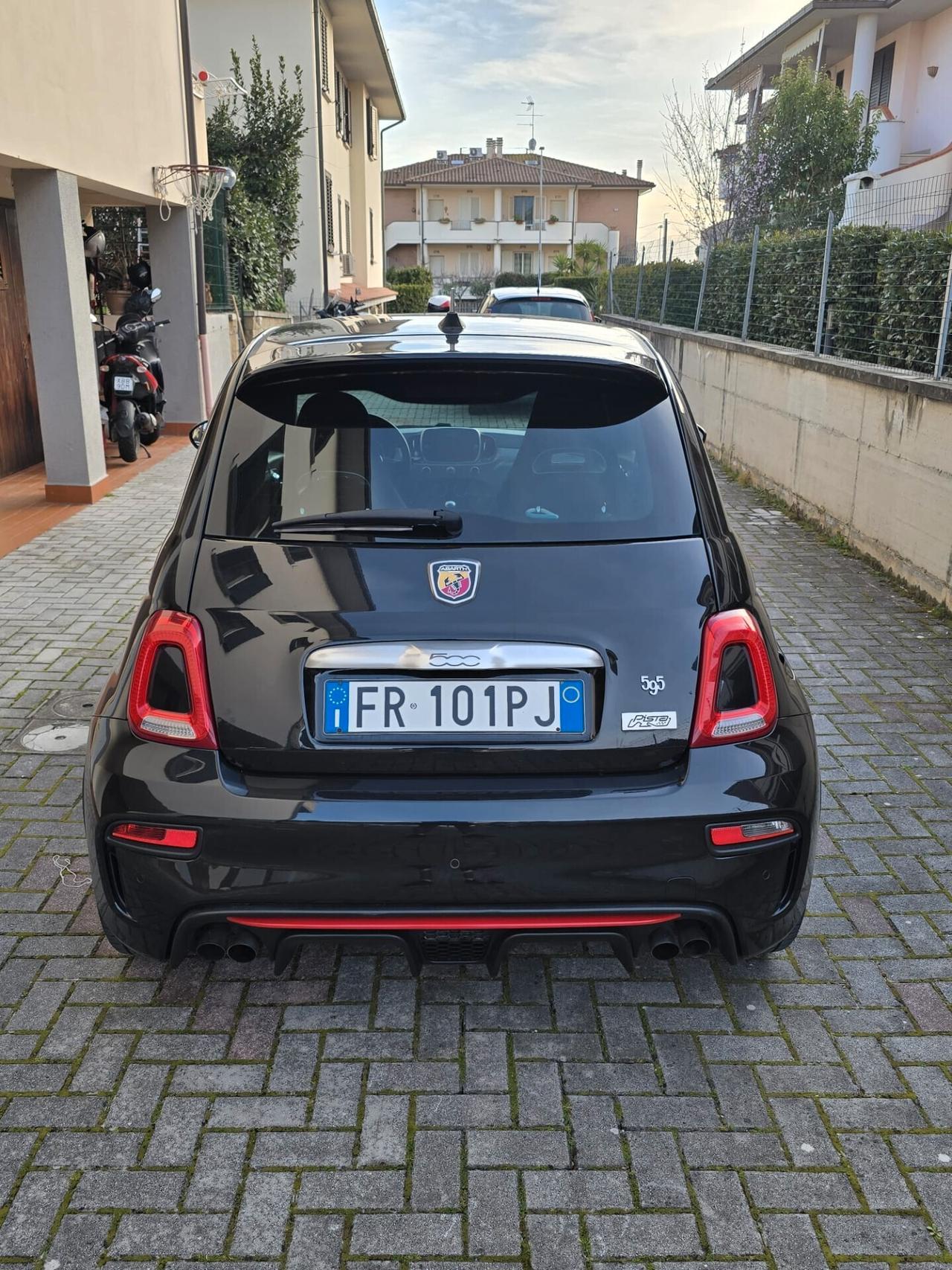 Abarth 595 1.4 Turbo T-Jet 160 CV Pista leggere descrizione