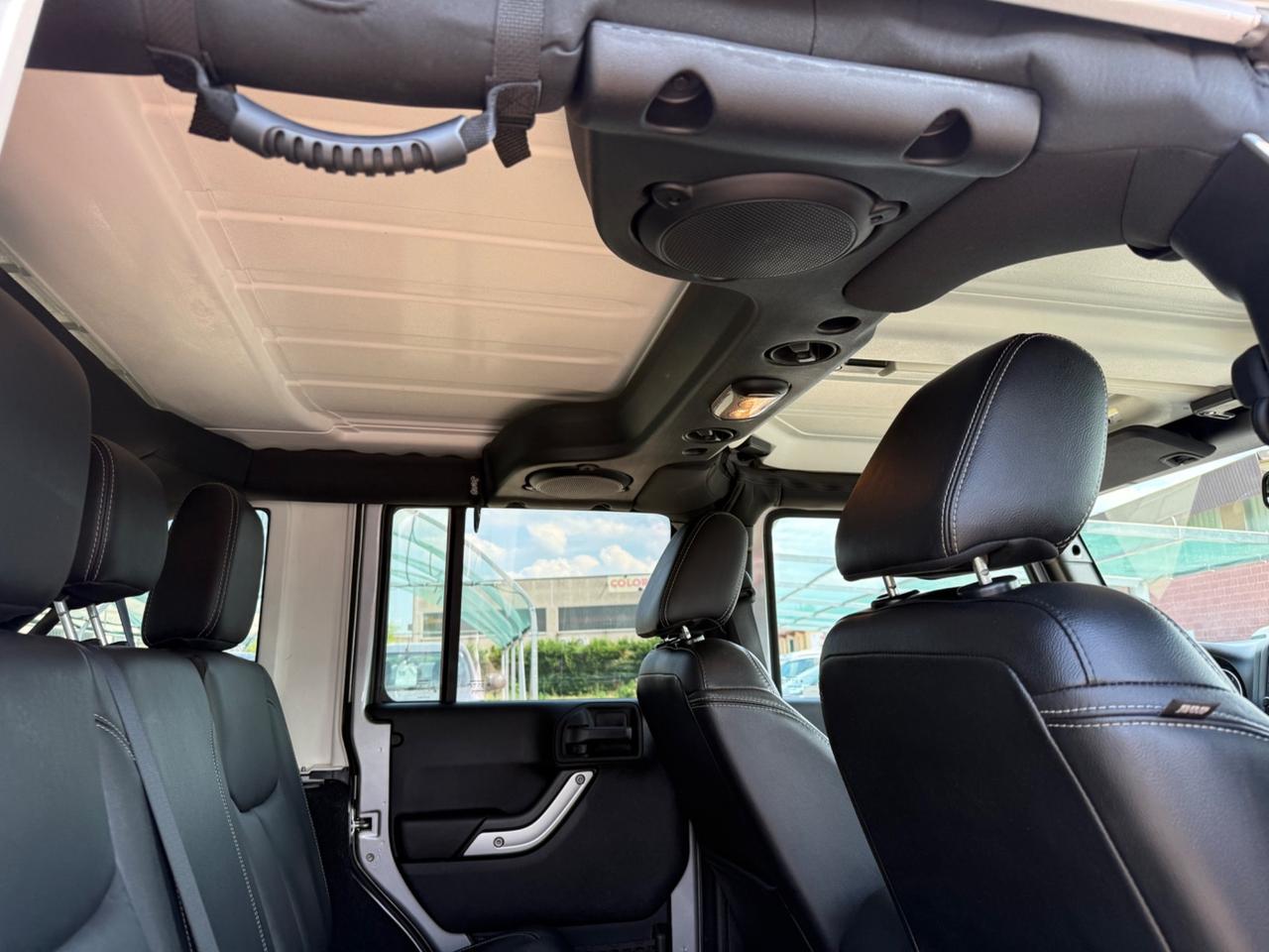 Jeep Wrangler Unlimited 2.8 CRD DPF Sahara Auto