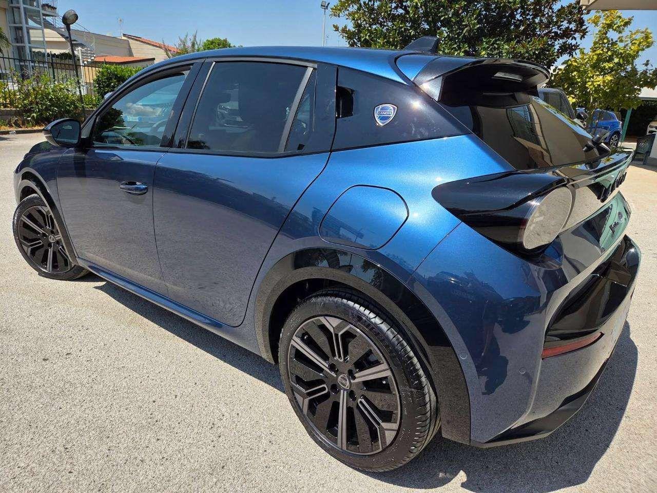 Lancia Ypsilon Hybrid e-DCT Edizione Cassina "SOLO 3019 KM"