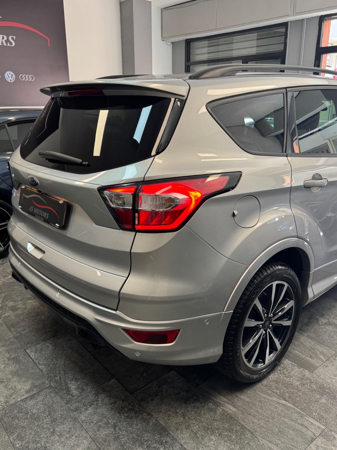 Ford Kuga 1.5 TDCI 120 CV 2WD ST-Line