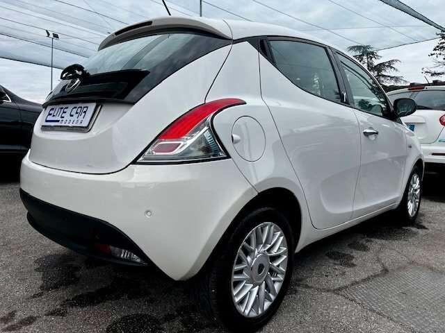 Lancia Ypsilon 1.3 mjt Gold "X NEOPATENTATI / TAGLIANDI CERT."