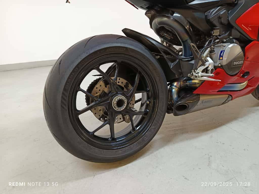 DUCATI Panigale V2 955 Red
