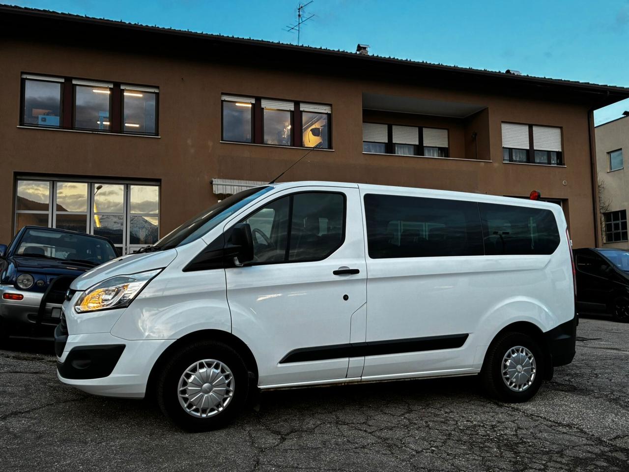 FORD TRANSIT CUSTOM 2.2 TDCi 9 POSTI