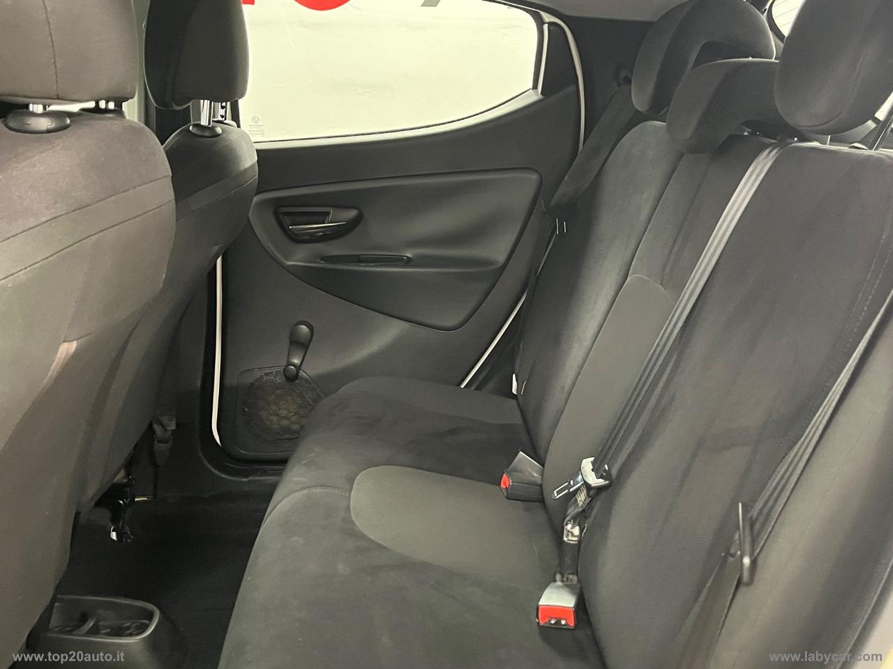 LANCIA Ypsilon 1.2 69 CV 5p. Silver