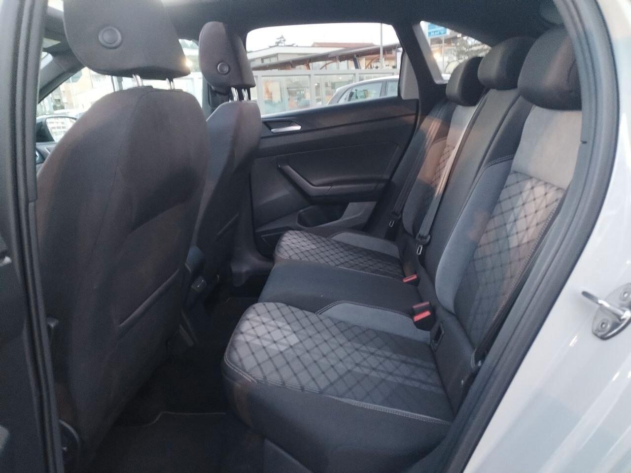 Volkswagen Taigo 1.0 TSI 110 CV DSG R-Line