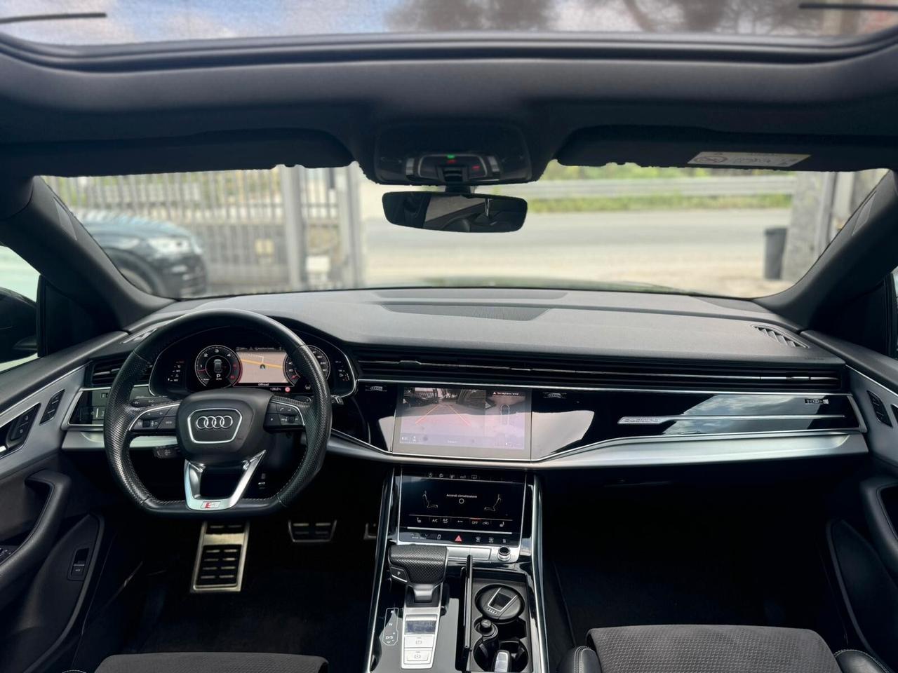 Audi Q8 50 TDI 286 CV TOTAL BLACK