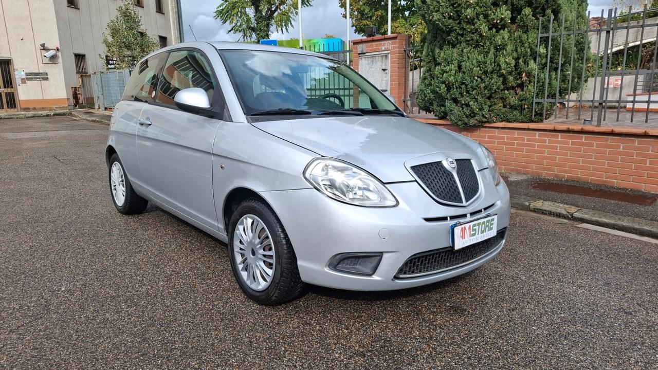 Lancia Ypsilon 1.4 Argento Ecochic GPL