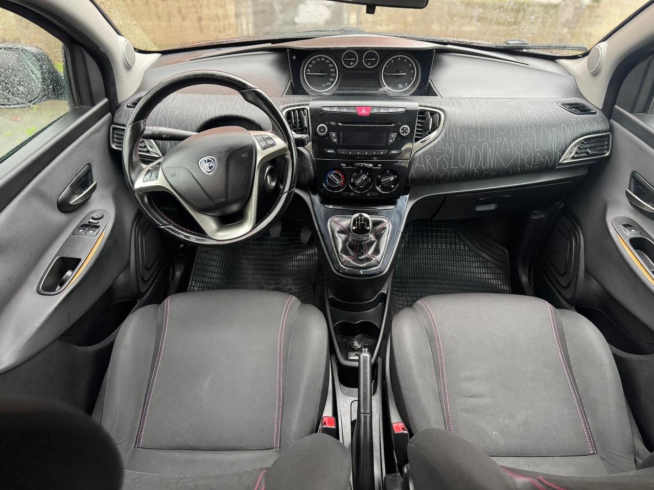 Lancia Ypsilon 0.9 TwinAir 85 CV 5 porte S&S Gold