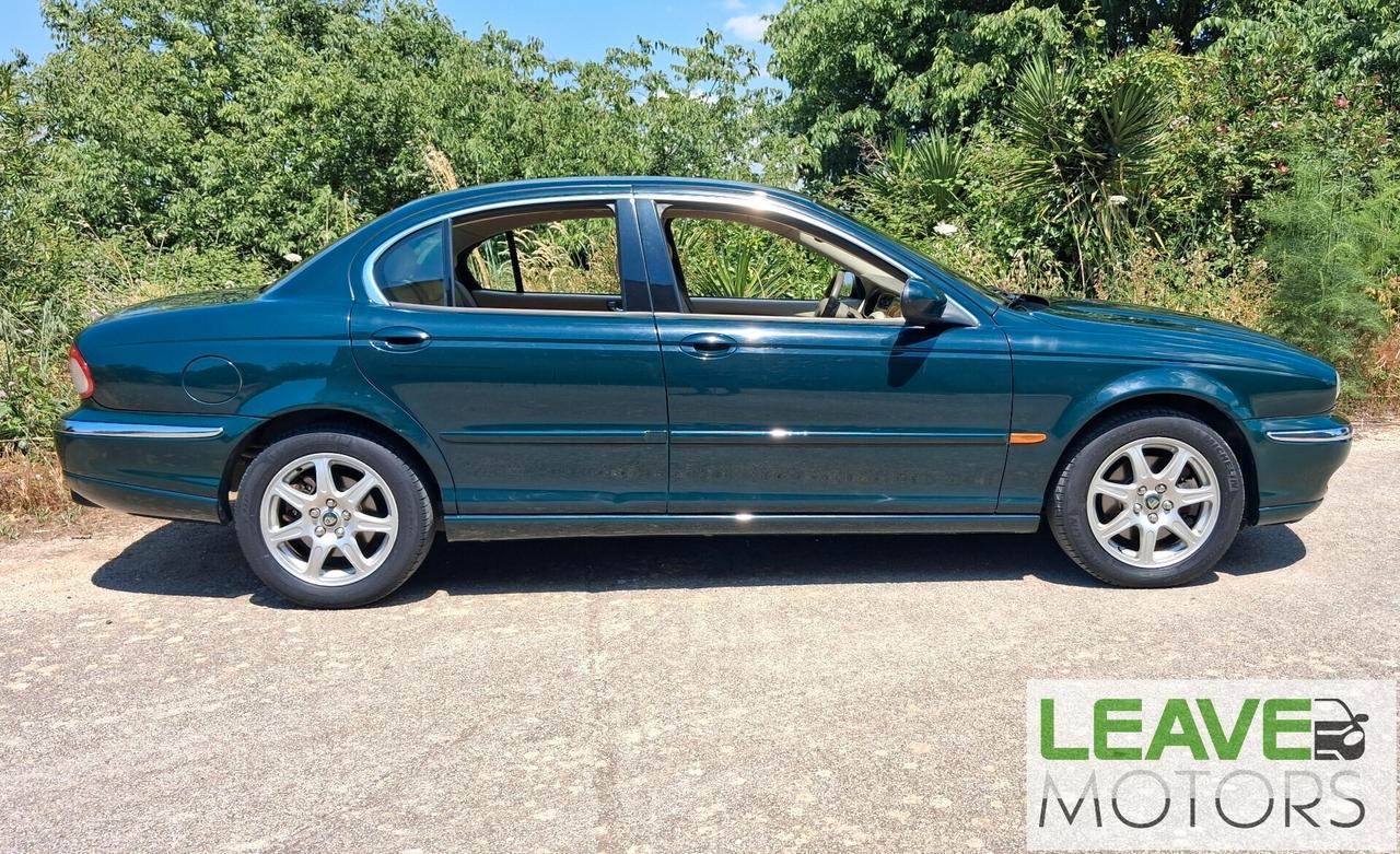 Jaguar X-Type 2 litri V6 Executive (M1540)