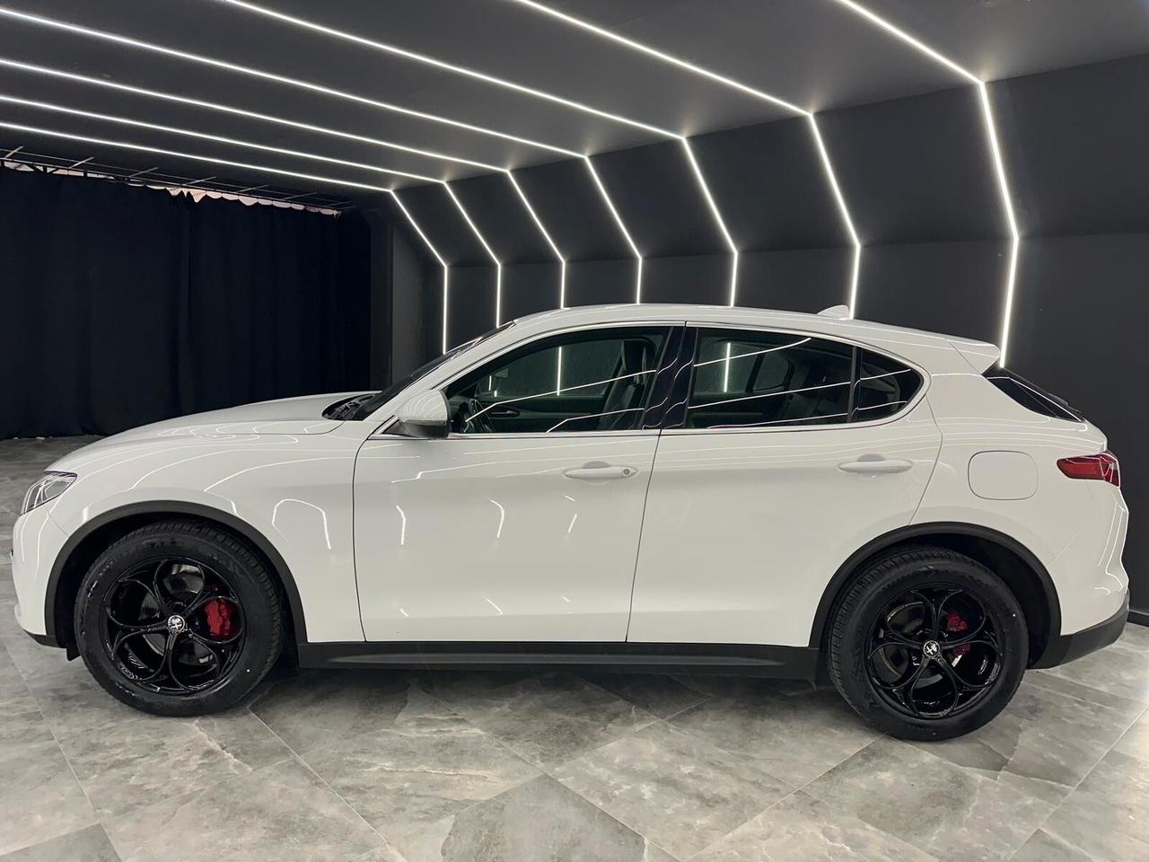 Alfa Romeo Stelvio 2.2 Turbodiesel 180 CV AT8 RWD Super